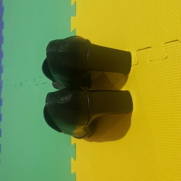 Spring Shoes - Picture 2 of 6